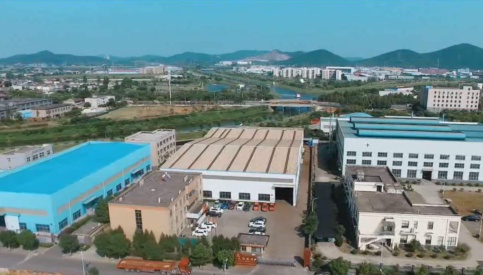 Nhà máy sản xuất bánh xe đường sắt ở đâu?